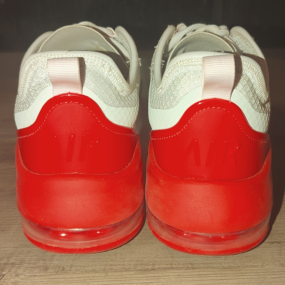 "Nike" Air Max Motion 2's, 9 (men's 7 1/2)